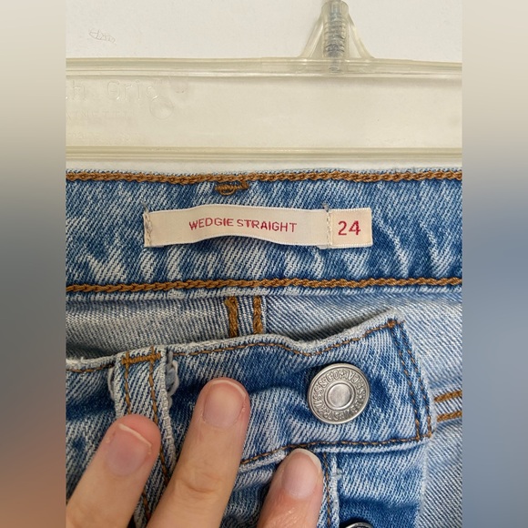 Levi's Wedgie Straight Leg Jeans - Picture 8 of 8